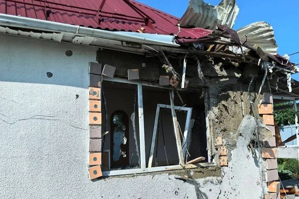 Повреждения в Белгородской области после атаки ВСУ. Фото © Telegram / «Настоящий Гладков»