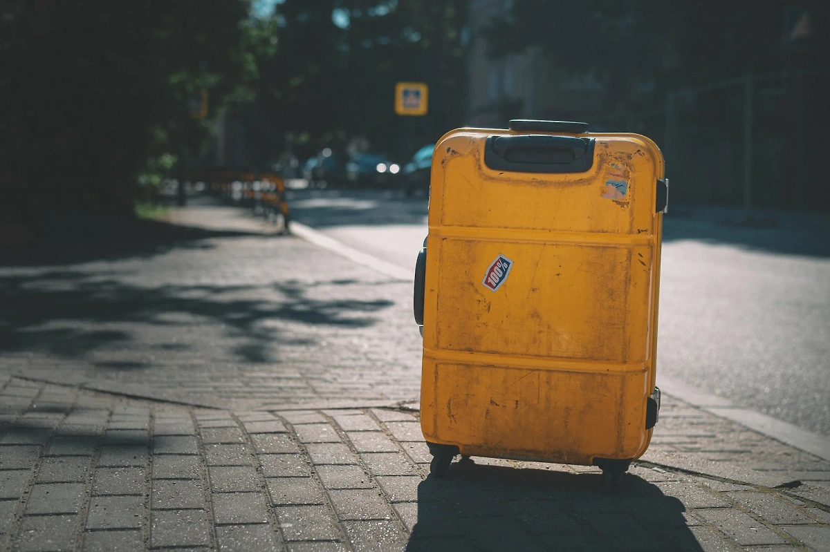 Чемодан. Обложка © unsplash.com / Egor Myznik