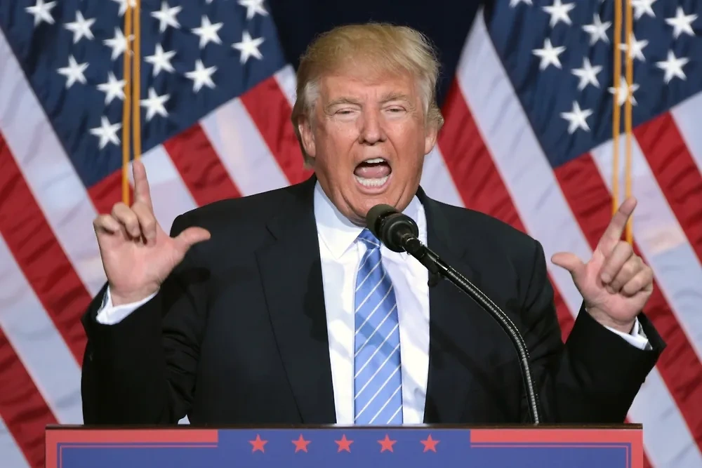 Дональд Трамп анонсировал новое вооружение Киева. Фото © Shutterstock / FOTODOM / Frantisek bezdek