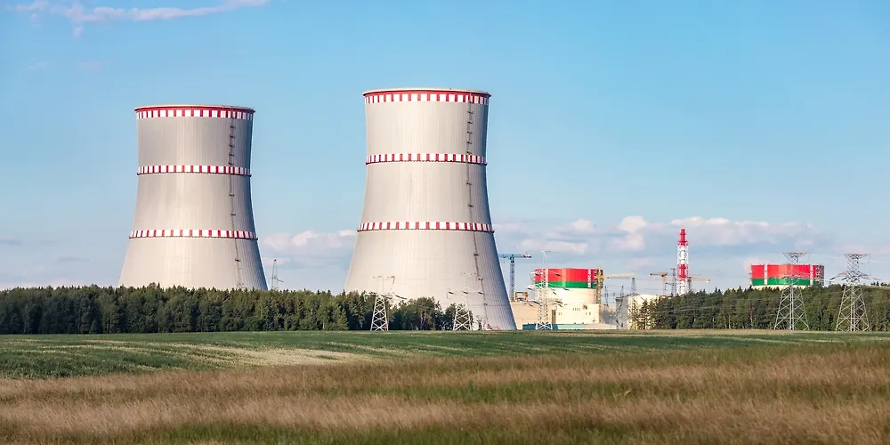 Обложка © Shutterstock / FOTODOM / jantsarik