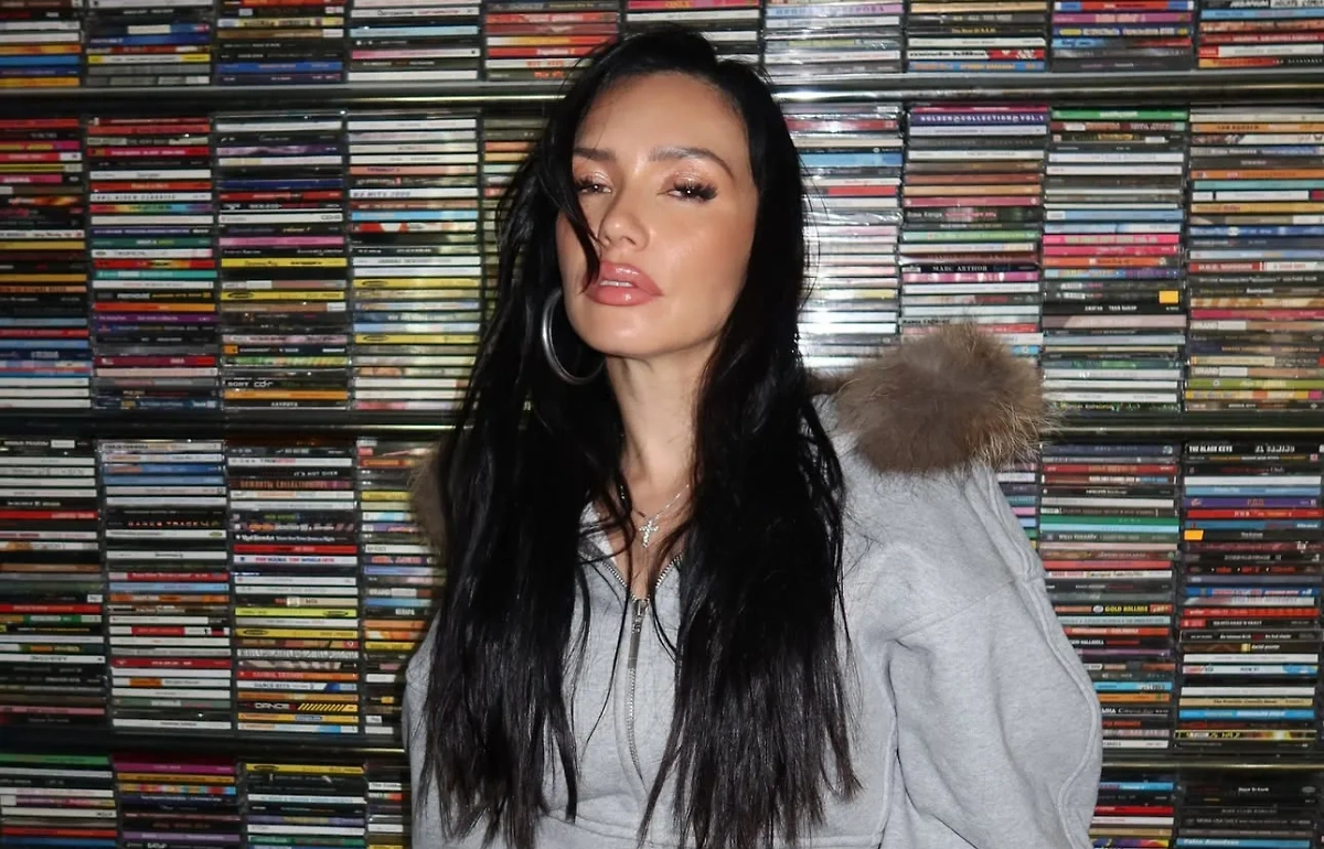 Ольга Серябкина. Обложка © Instagram (признан экстремистской организацией и запрещён на территории РФ) / seryabkina