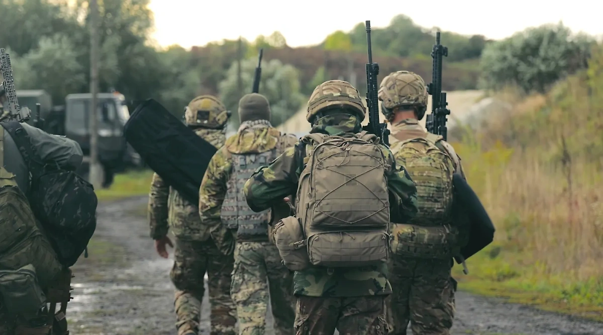 Военные. Обложка © Shutterstock / FOTODOM / Ira.foto.2024
