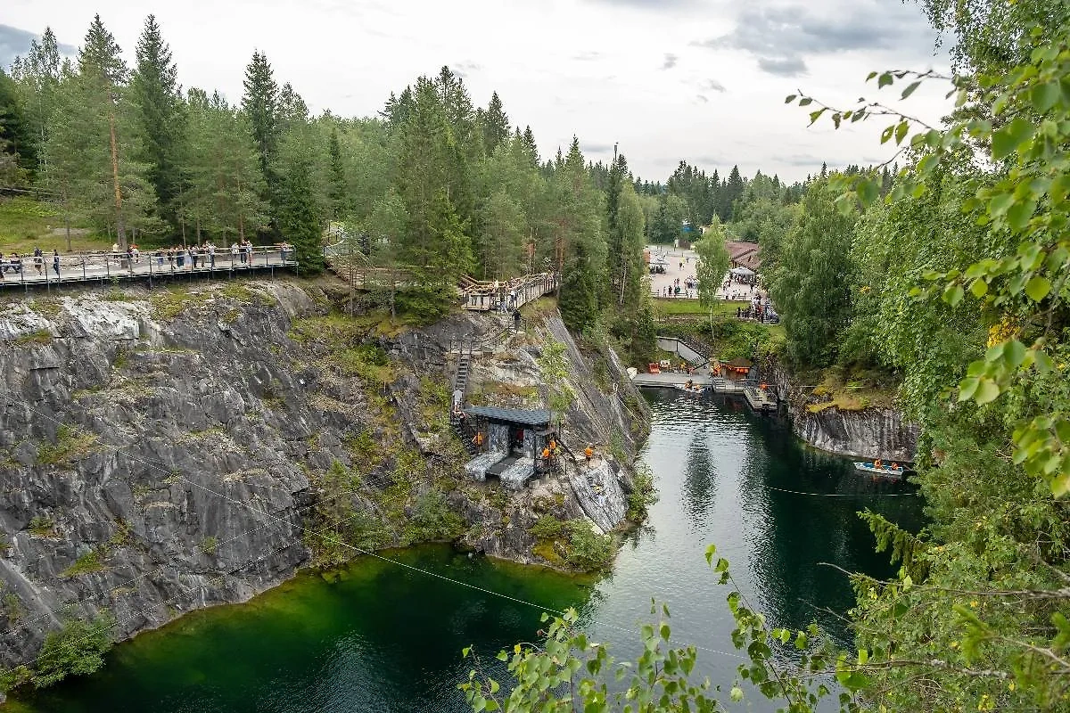Рускеала. Фото © Shutterstock / FOTODOM / ANATOLY Foto
