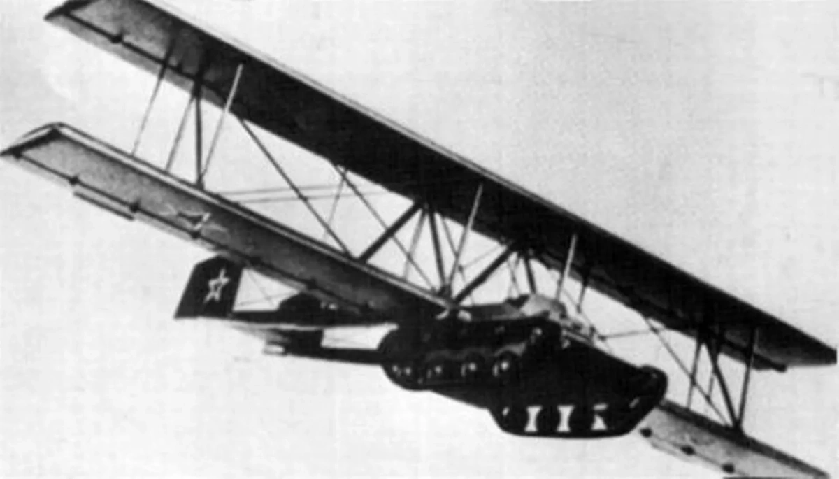 Парадная военная техника СССР, которая так и не пошла в войска. Фото © Wikipedia / Soviet Tupolev plant employees