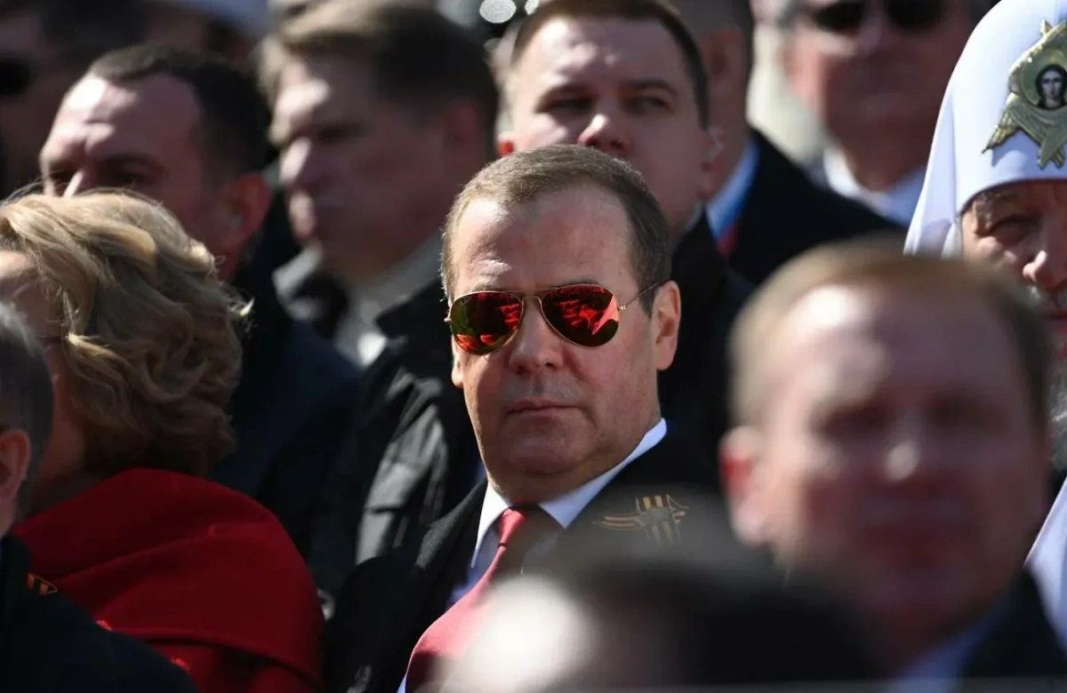 Дмитрий Медведев. Обложка © Life.ru