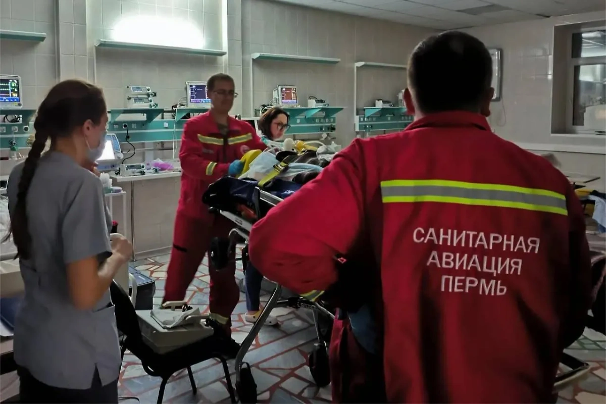 Пермские врачи спасли мужчину, который умирал и оживал 418 раз. Обложка © Telegram / Пермский клинический кардиологический диспансер 