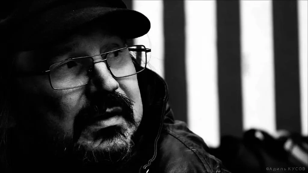 Режиссёр Алексей Балабанов на съёмочной площадке фильма «Я тоже хочу».  Фото © ИТАР-ТАСС/ Адиль Кусов/ Кинокомпания «Наше кино»