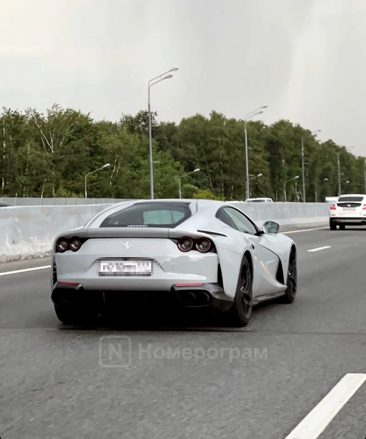 Ferrari 812 Superfast. Фото © nomerogram.ru