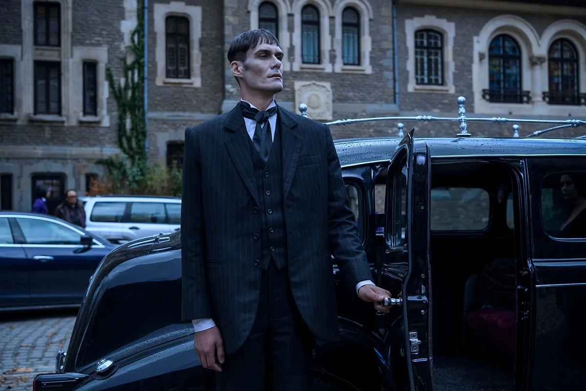 Кто снимается в сериале «Уэнздей» — актёры и роли. Фото © «Уэнздей», режиссёры Тим Бёртон, Пако Кабесас и др., сценаристы Альфред Гоф, Майлз Миллар и др. / Kinopoisk