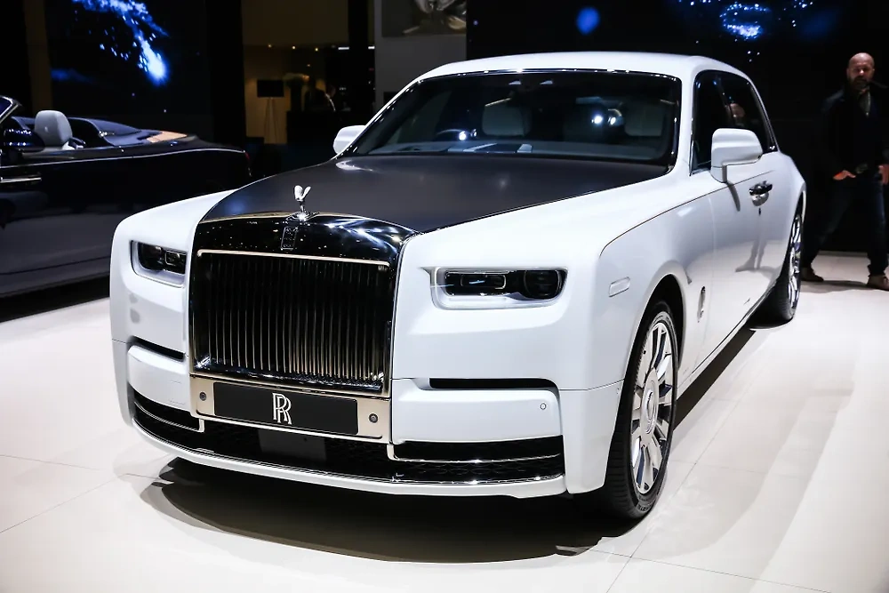 Rolls-Royce Phantom LWB. Фото © Shutterstock / FOTODOM / Art Konovalov