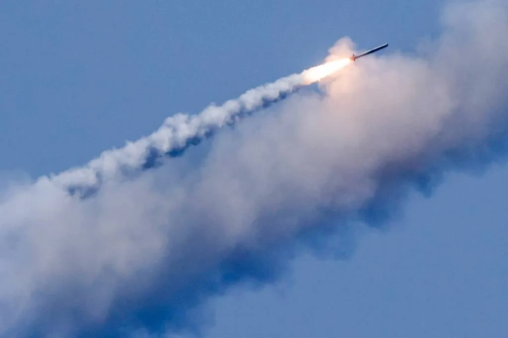 Удар крылатыми ракетами «Калибр». Фото © ТАСС / Вадим Савицкий