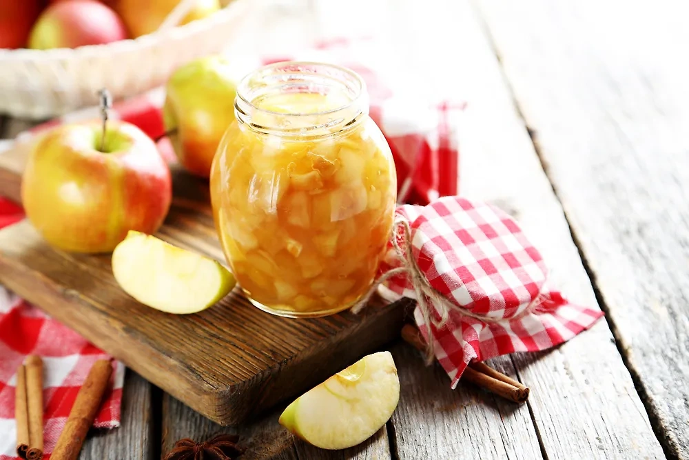 Варенье из яблок на зиму. Фото © Shutterstock / FOTODOM / 5 second Studio