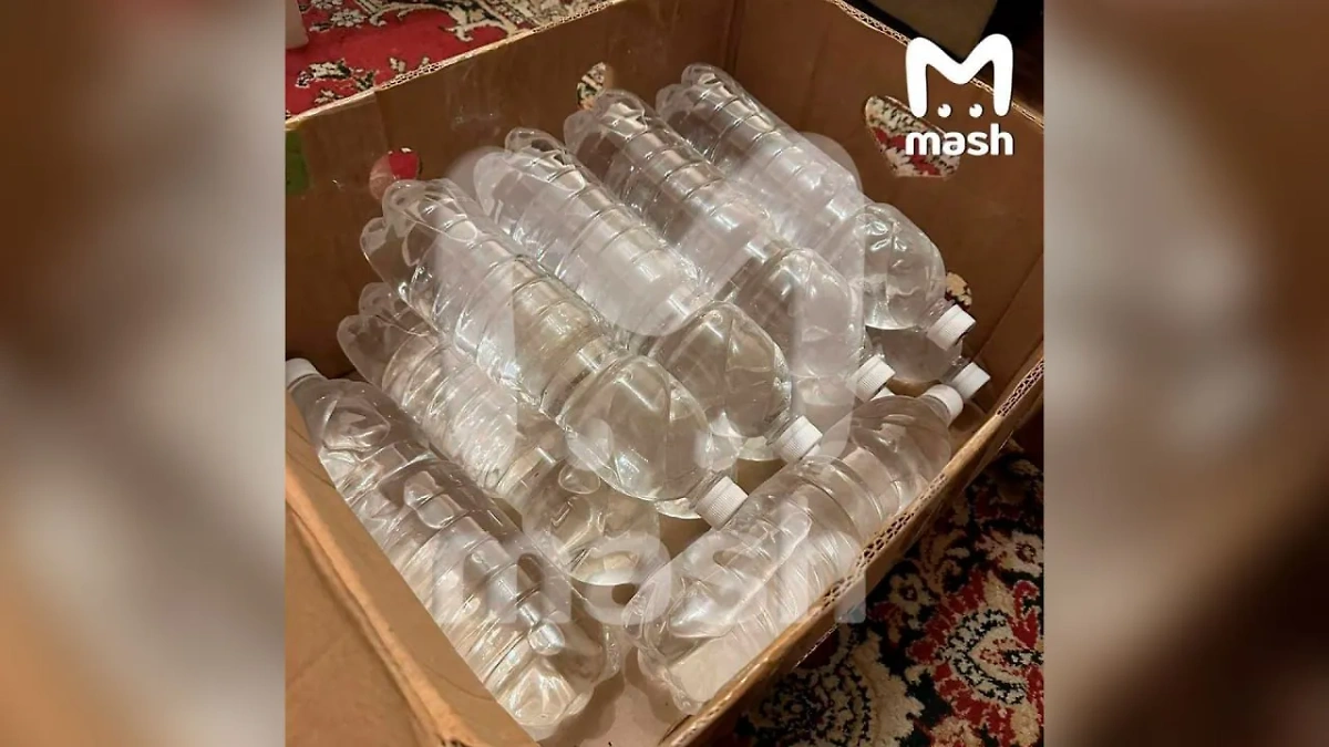 Крупная партия суррогатного алкоголя, заказанная у задержанного торговца из Абхазии. Фото © Telegram / Mash