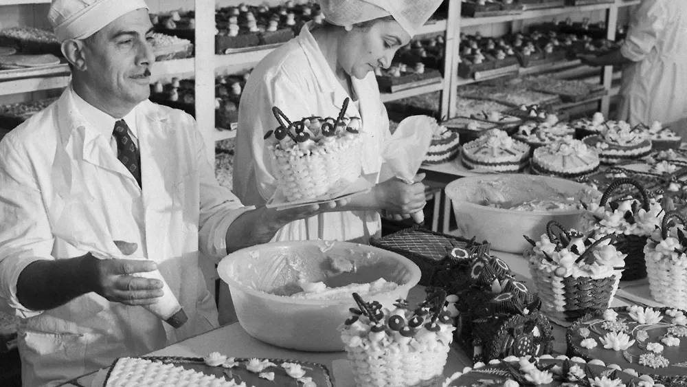 Как приготовить торт «Столичный»: советский рецепт. Фото © ТАСС / Аветик Бадалян