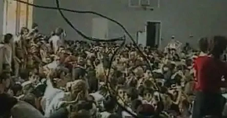 К утру 3 сентября заложники уже не могли физически выполнять указания террористов. Фото © Wikipedia