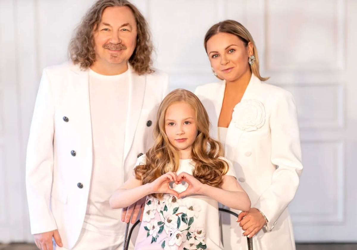 Игорь Николаев с женой и дочкой. Фото ©  Instagram (признан экстремистской организацией и запрещён на территории Российской Федерации)/ uliaveronika