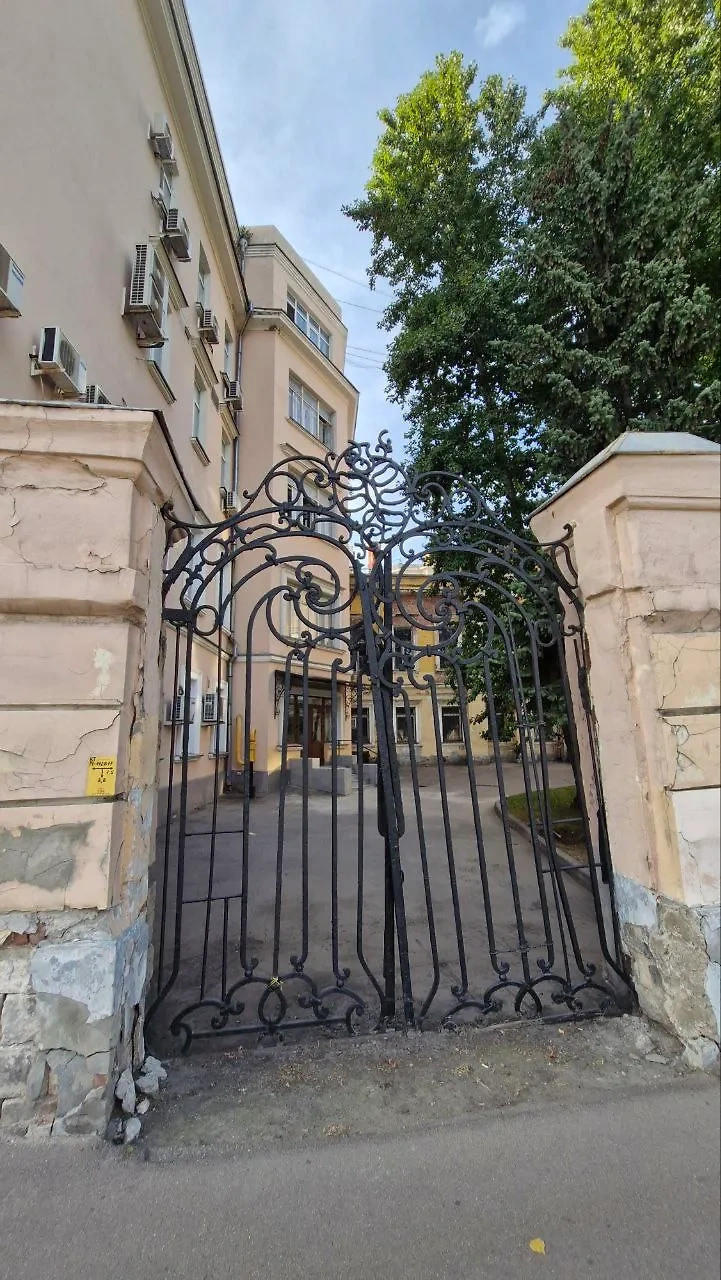 Как экстремист Геннадий Гудков прячет в России бизнес, пентхаус и прописку в усадьбе Станиславского