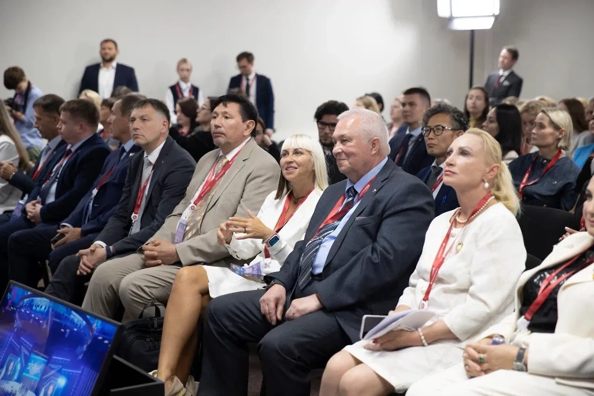 Государственный фонд «Защитники Отечества» обеспечил ветеранов СВО автомобилями. Фото © Предоставлено Life.ru