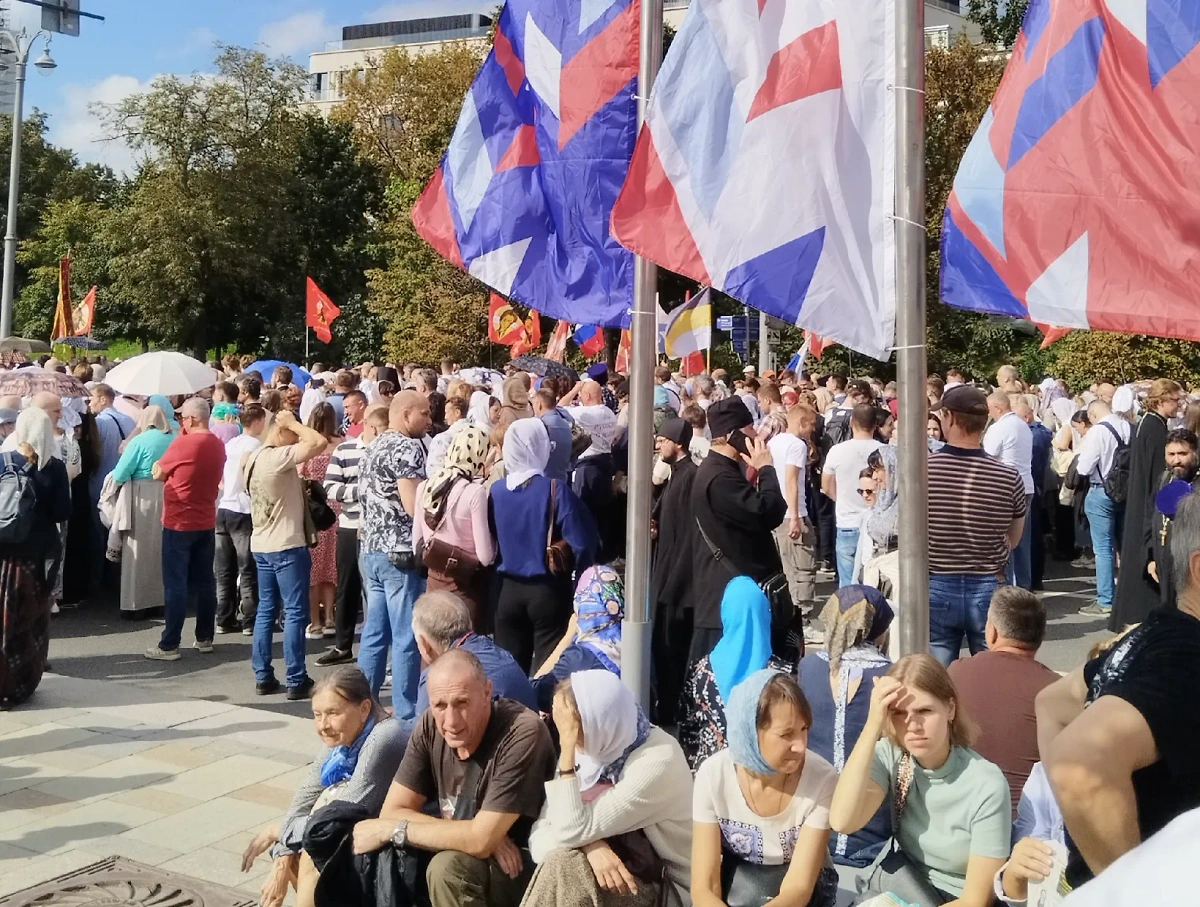 Сбор участников крестного хода в Москве Обложка © VK / Валентина Репина