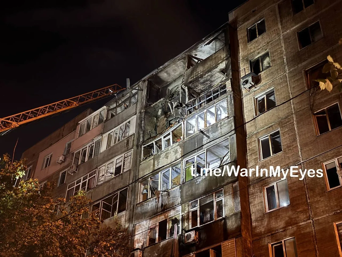 БПЛА ударил по дому в Макеевке. Фото © Telegram / Война Глазами Журналиста