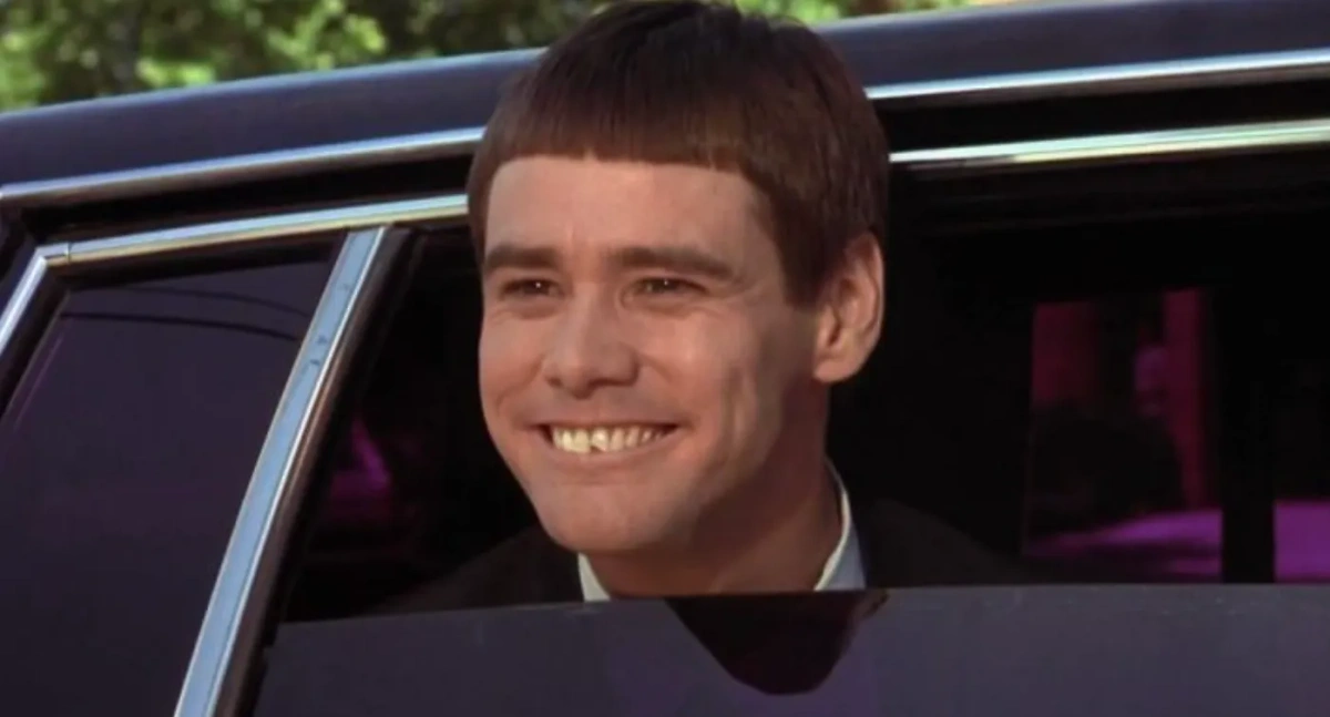 За роль в фильме «Тупой и ещё тупее» Джим Керри получил 10 миллионов долларов.  Кадр из фильма «Тупой и ещё тупее», режиссёры Питер Фаррелли, Бобби Фаррелли, сценаристы Питер Фаррелли, Бобби Фаррелли / Kinopoisk