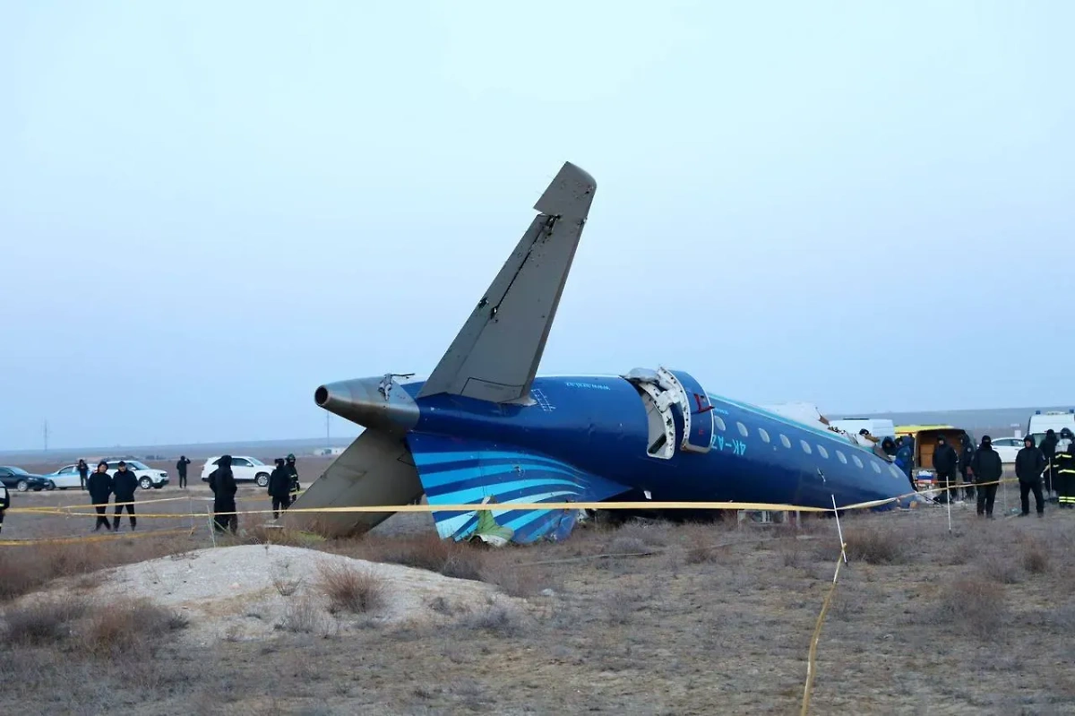 Упавший в Актау Embraer 190. Фото © Telegram / Акимат Мангистауской области