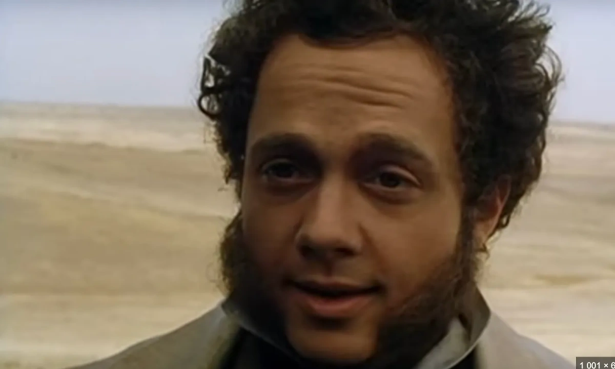 Евгений Стычкин сыграл Пушкина в фильме о приключениях поэта. Кадр из фильма «День полнолуния», режиссёр Карен Шахназаров, сценаристы Александр Бородянский, Карен Шахназаров / Kinopoisk