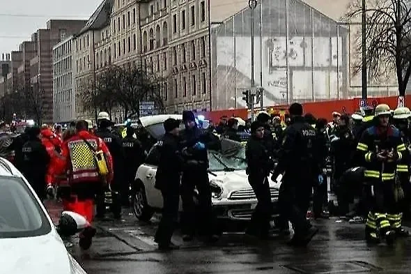 Место наезда на толпу в Мюнхене. Обложка © Х / SDemmelhuber