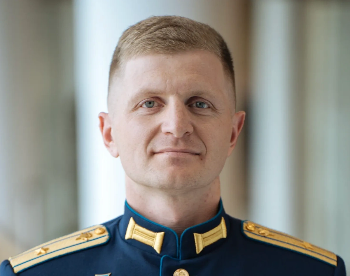 Кавалер ордена Мужества и участник программы «Время героев» Денис Диденко.  Обложка © VK / «Время героев» 