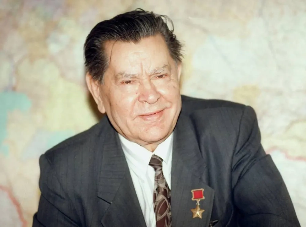 История Алексея Маресьева — легендарного лётчика без ног. Фото © ТАСС / Валентин Кузьмин
