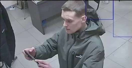 Тот самый посетитель, угрожавший юристу пострадавших на автомойке девушек. Обложка © Telegram / Типичный Каменск-Уральский