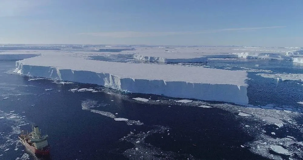 Ледник Туэйтса сдерживает тёплую морскую воду. Фото © ТАСС / ZUMA