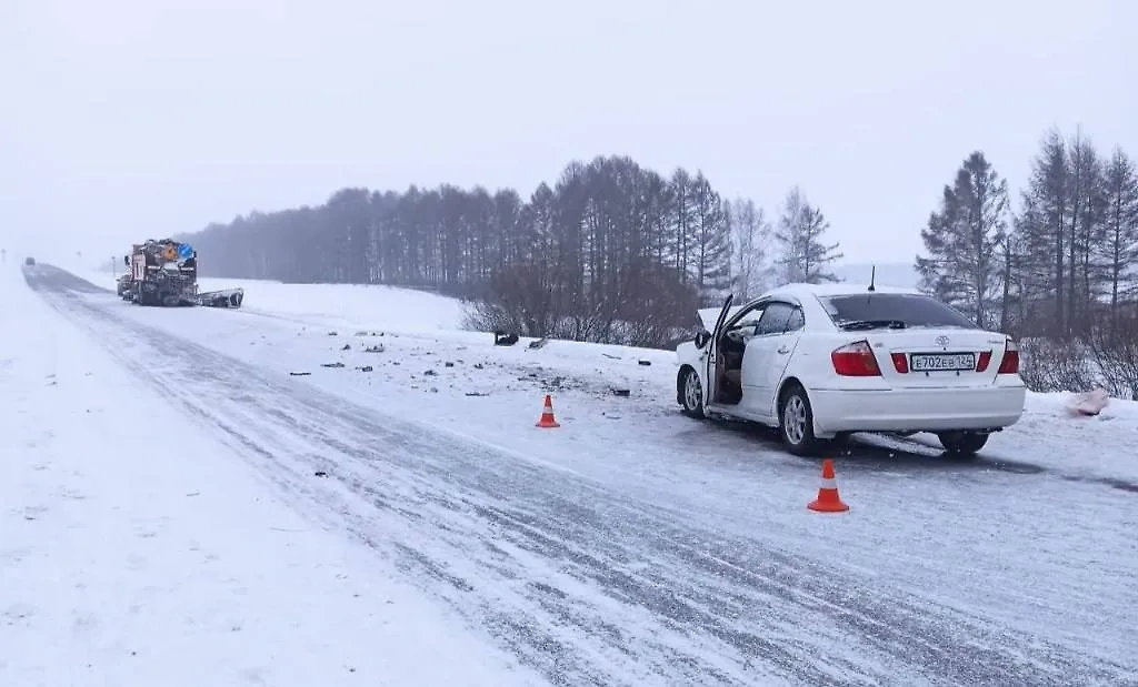 Место происшествия и участвовавшие в нём автомобили. Обложка © VK / 24_Госавтоинспекция