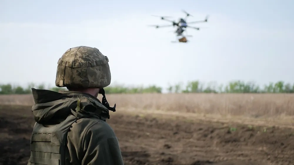 Военный. Обложка © Shutterstock / FOTODOM / seeasign