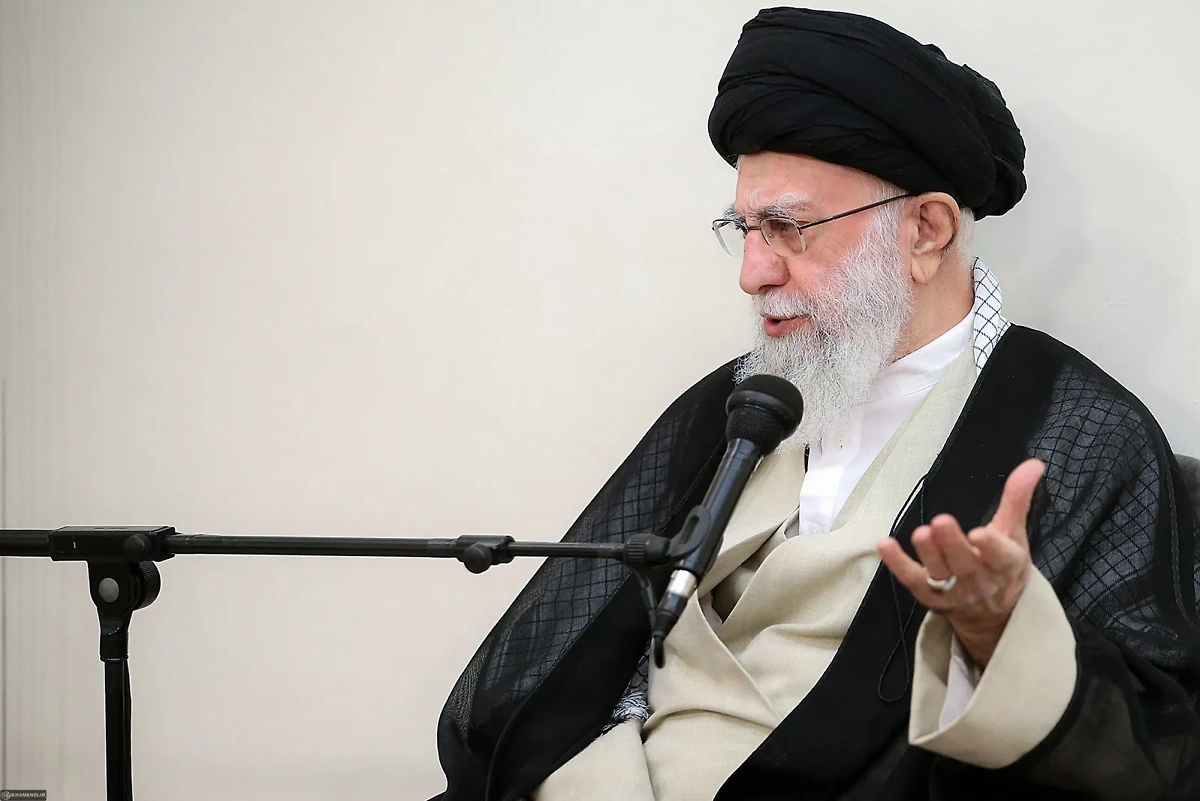 Али Хаменеи. Обложка © X / Khamenei.ir