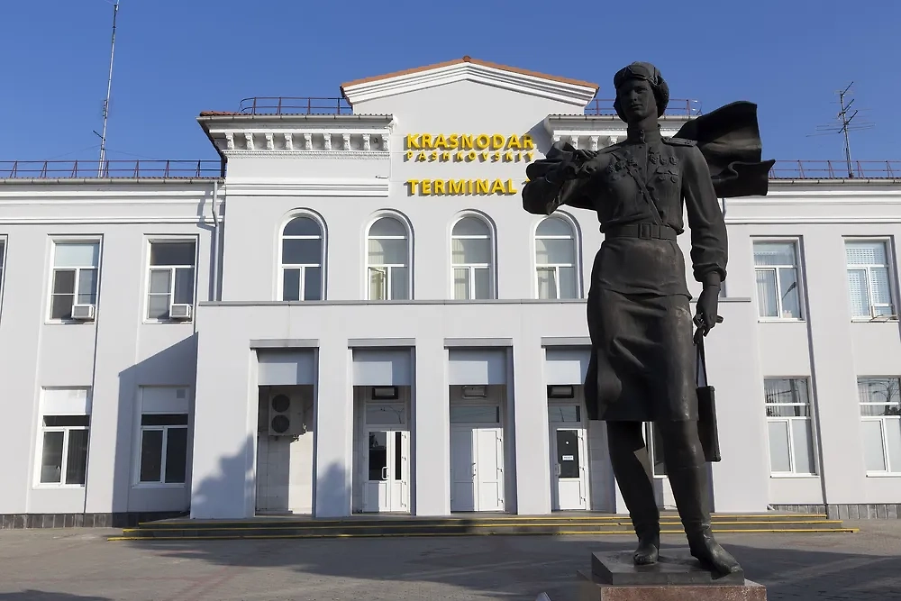 Губернатор подтвердил информацию об открытии аэропорта Краснодара. Обложка © Shutterstock