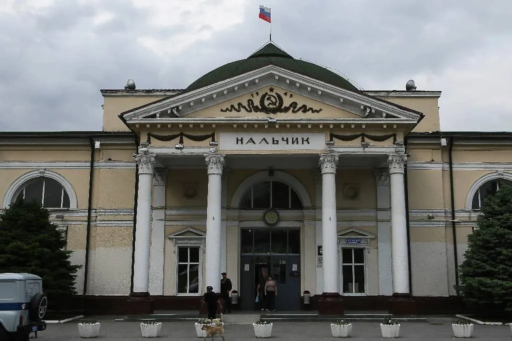 Ж/д вокзал в Нальчике. Обложка © Денис Абрамов