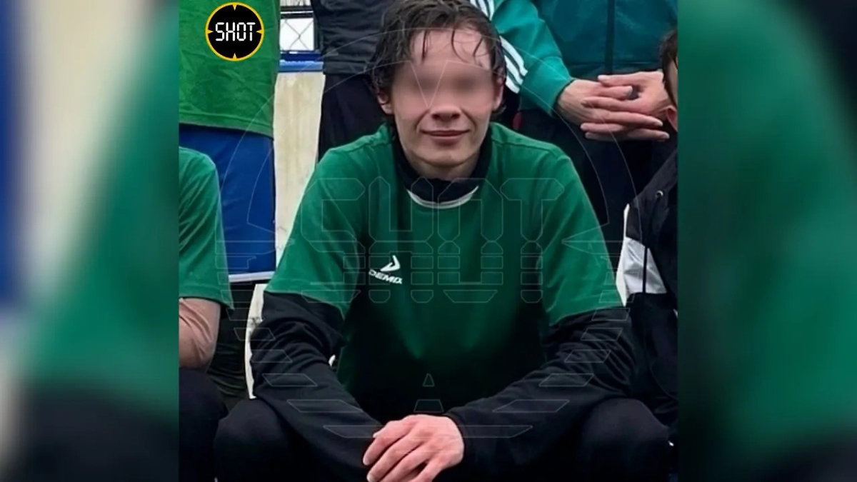 Футболист, которому стало плохо во время матча в Орле. Обложка © SHOT