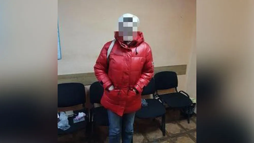 Жительница Кургана, которая залила водой Вечный огонь. Обложка © Telegram / Короче, Курган