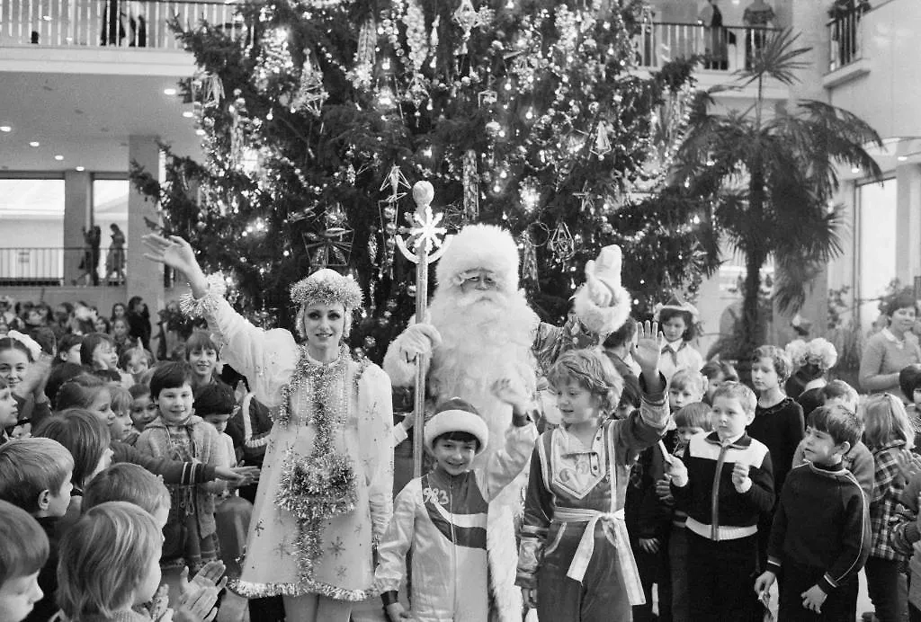 Советские новогодние песни объединили мир и вызвали шквал комментариев с пожеланиями добра. Фото © ТАСС / Николай Малышев, Александр Сенцов