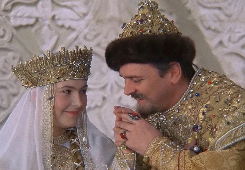 28 декабря отмечается День продолжения банкета. Фото © "Иван Васильевич меняет профессию". Режиссёр Леонид Гайдай, сценарист Леонид Гайдай / Kinopoisk.ru