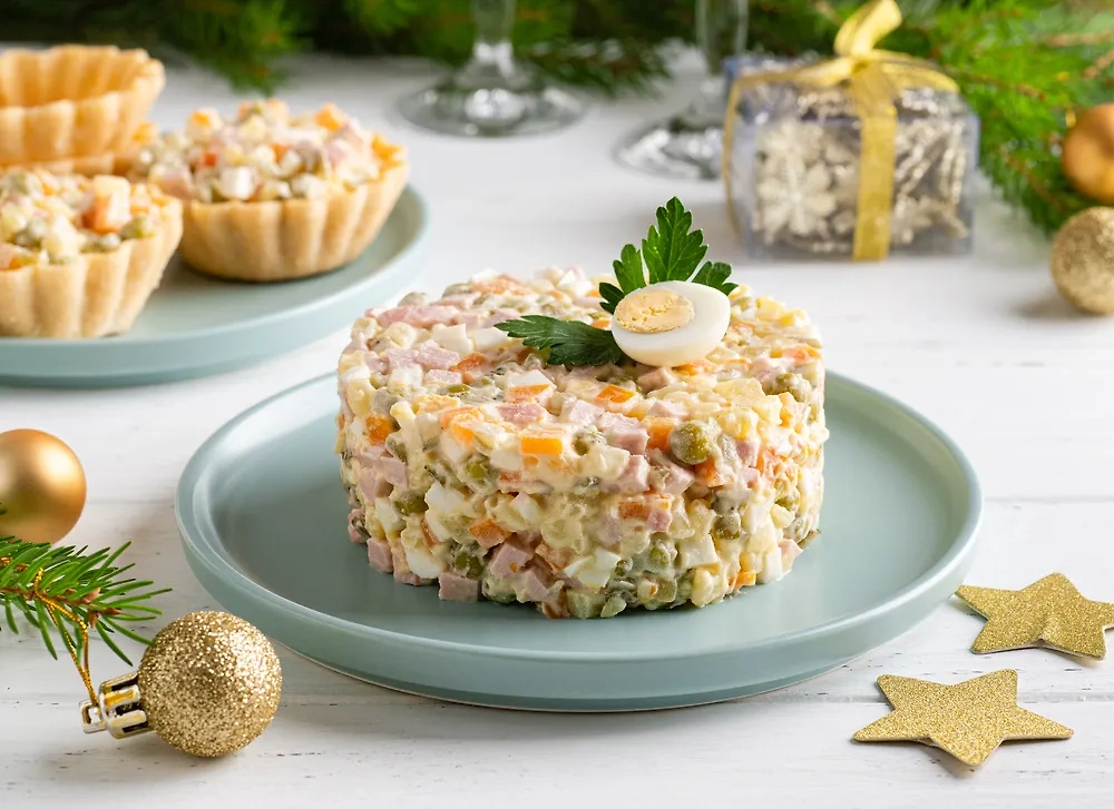 Салат Оливье. Обложка © Shutterstock