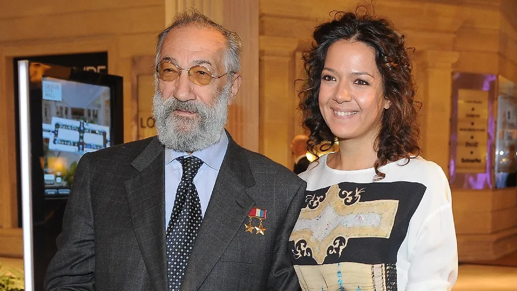 Ксения Чилингарова с отцом Артуром Чилингаровым. Фото © ТАСС / Александра Мудрац