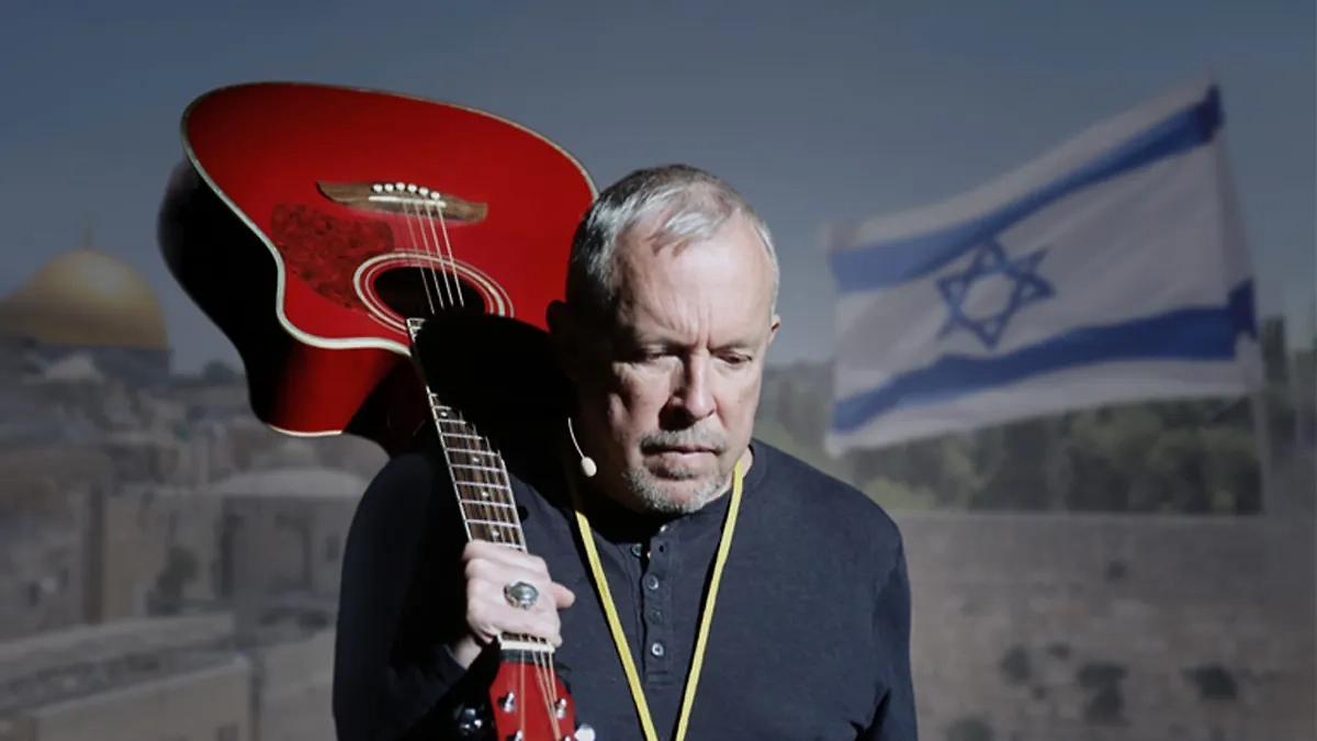 Андрей Макаревич*. Коллаж © LIFE. Фото © ТАСС / Ростислав Нетисов, © Shutterstock