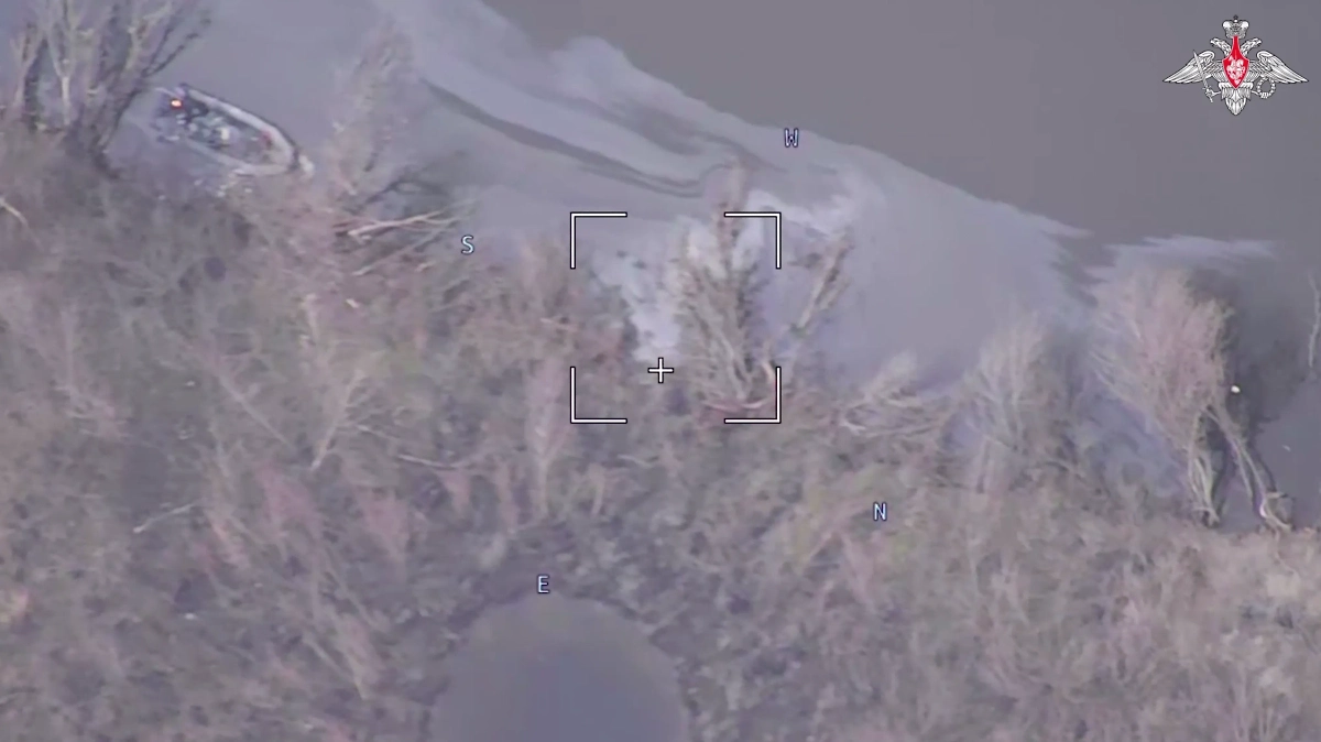 Удар по позициям ВСУ на правом берегу Днепра. Обложка © Минобороны РФ