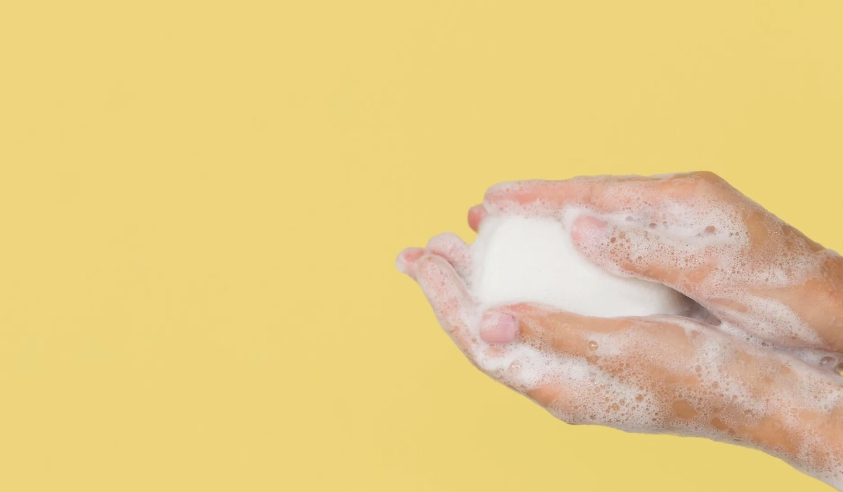 Антибактериальное мыло может привести к дисбиозу. Обложка © Freepik.com