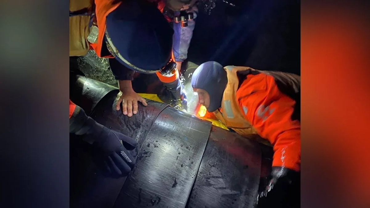 На Байкале перевернулась аэролодка с шестью людьми. Фото © Telegram / МЧС России