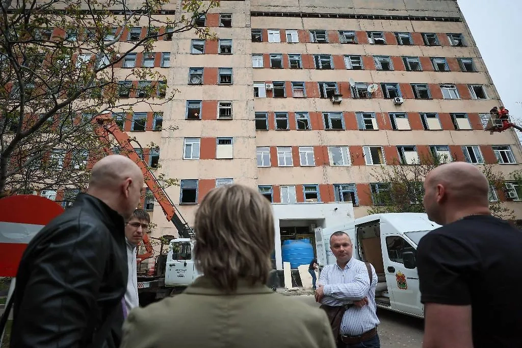 Жительница Горловки рассказала о последствиях удара со стороны ВСУ. Обложка © ТАСС / Дмитрий Ягодкин