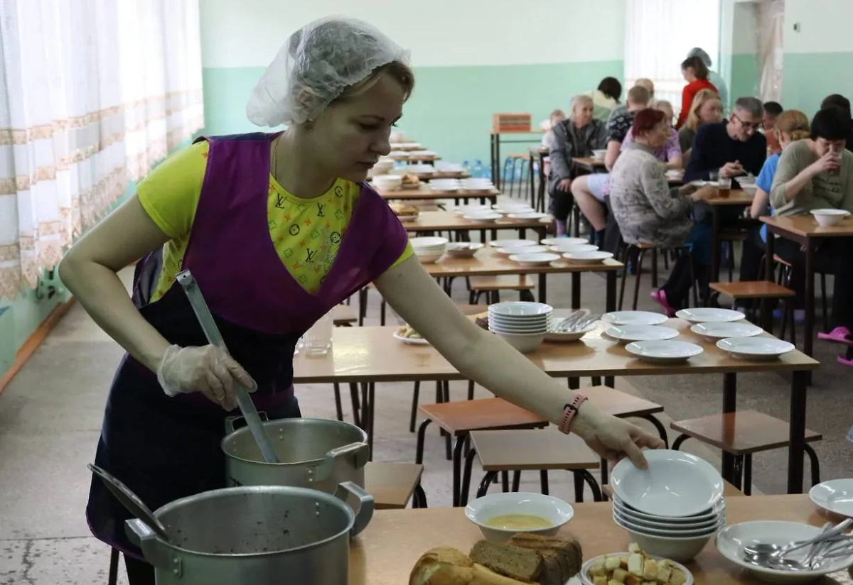 Уполномоченный по правам человека в Оренбургской области Анатолий Чадов посетил пострадавших в результате паводков. Фото © Telegram / Омбудсмен Москалькова Татьяна