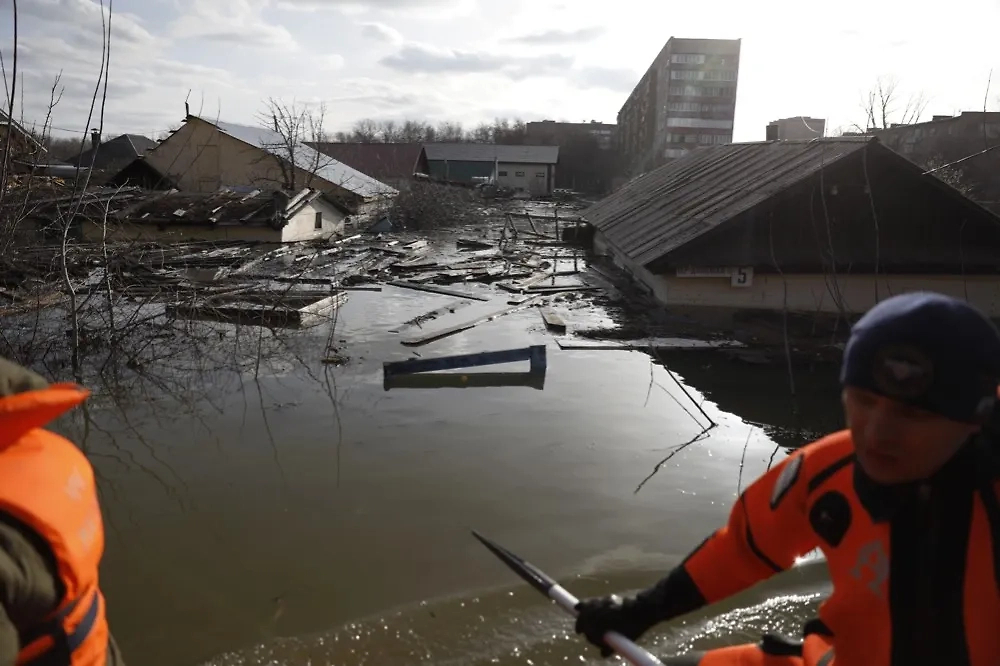 Паводок в Орске. Обложка © Life.ru / Андрей Тишин